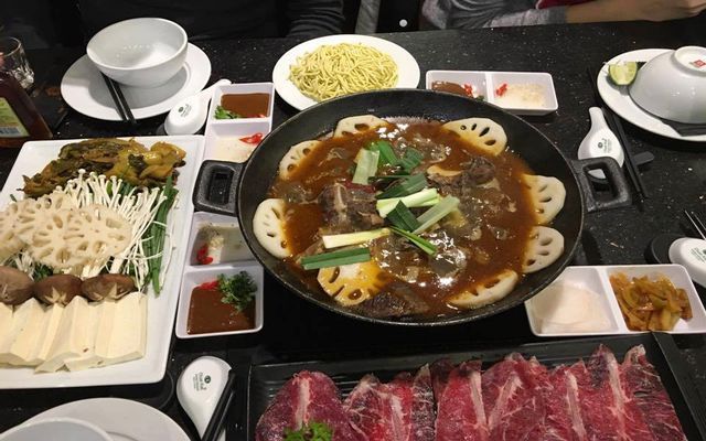 Lẩu Ba Lý  – Hong Kong cuisine