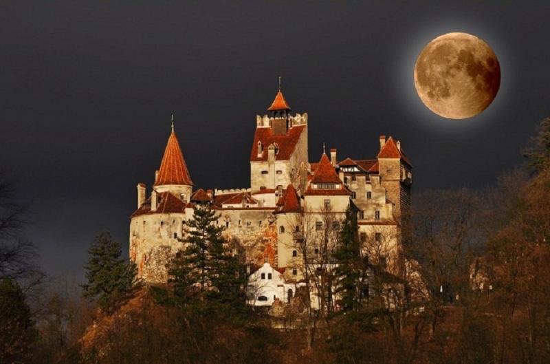 Lâu đài Dracula’s Bran Castle