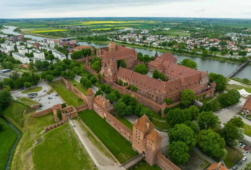 Lâu đài Malbork nổi bật với màu gạch đỏ