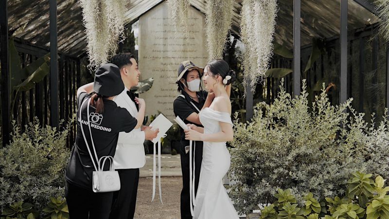 Shoot hình độc lạ của Lê Anh wedding