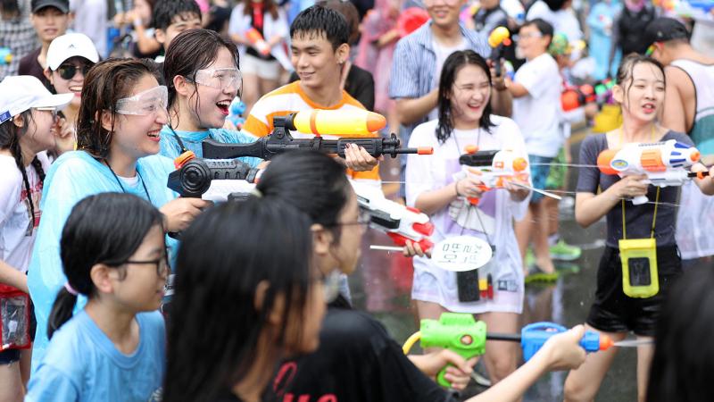 Lễ hội bắn súng nước ở Hàn Quốc Sinchon