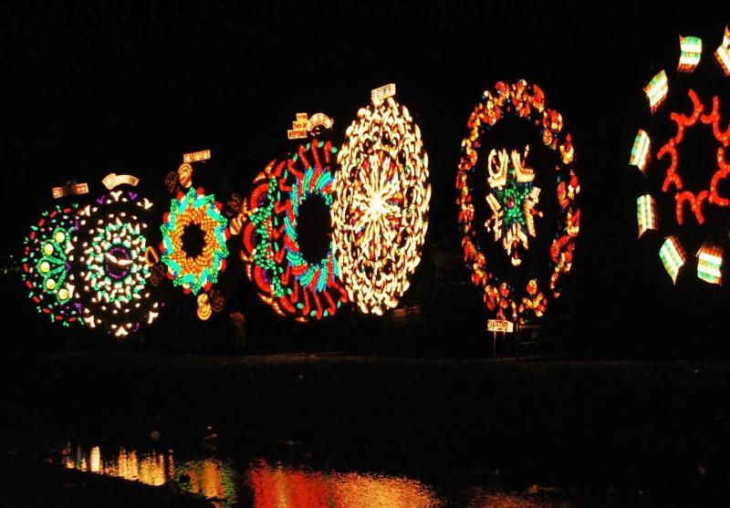 Lễ hội đèn lồng khổng lồ ở Philippines