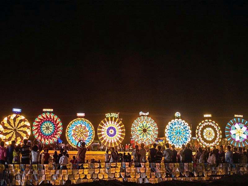 Lễ hội đèn lồng khổng lồ ở Philippines