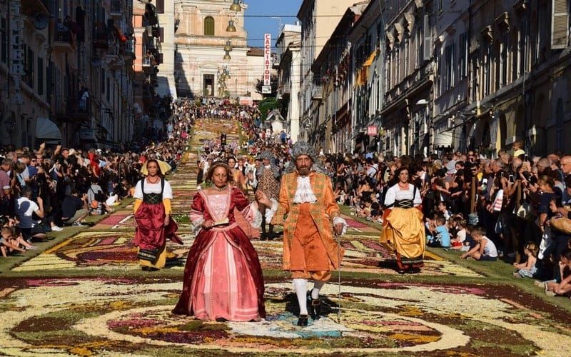 Lễ hội hoa Genzano Infiorata, Ý