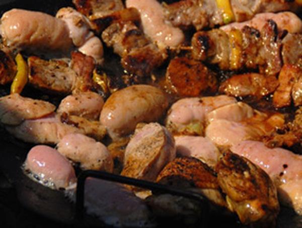 Lễ hội nấu tinh hoàn động vật ở Serbia