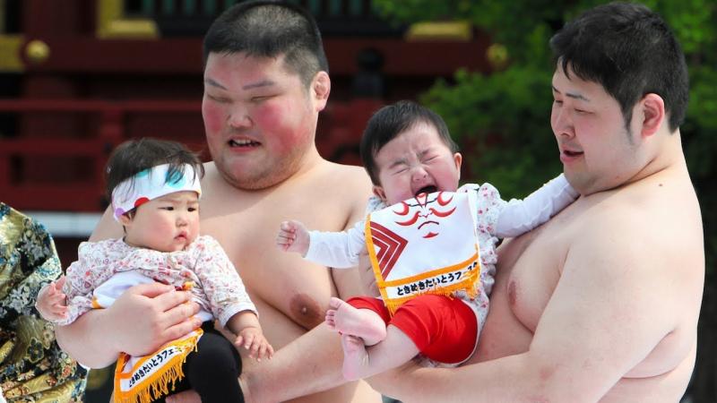 Lễ hội Sumo doạ trẻ con (Nakizumo Matsuri)