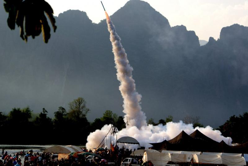 Lễ hội tên lửa Yasothon Bun Bangfai (Tháng 05)