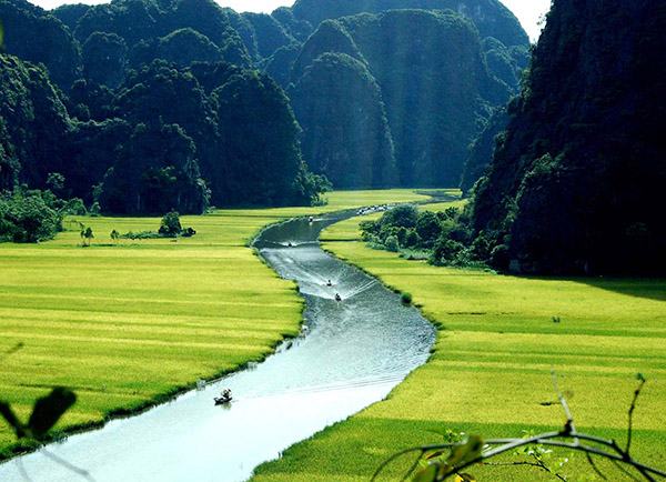 Lèn Hai Vai nhìn từ đằng xa, tỉnh Nghệ An