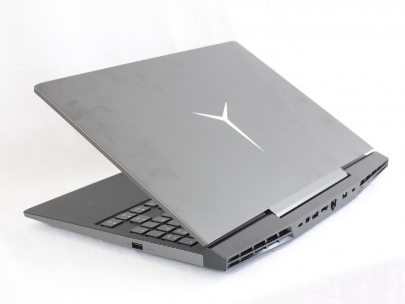 Laptop Lenovo Legion Y7000 có khả năng hiển thị màu sắc và độ sắc nét đáng kinh ngạc