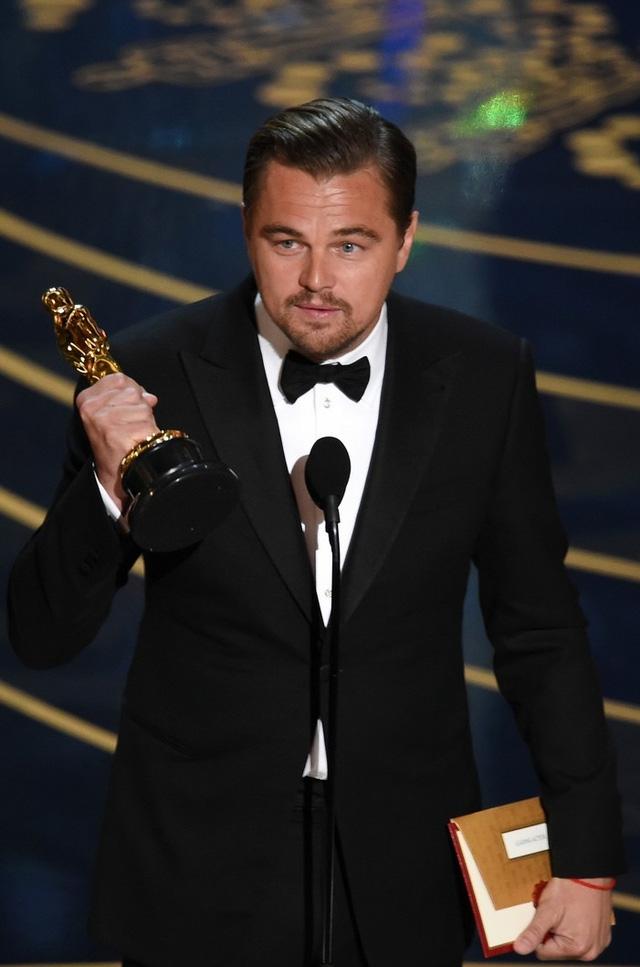 Leonardo DiCaprio nhận Oscar