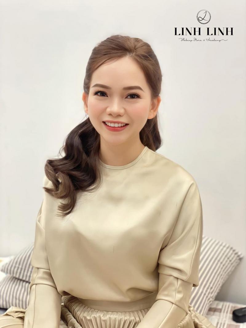 Linh Linh Makeup Store & Academy