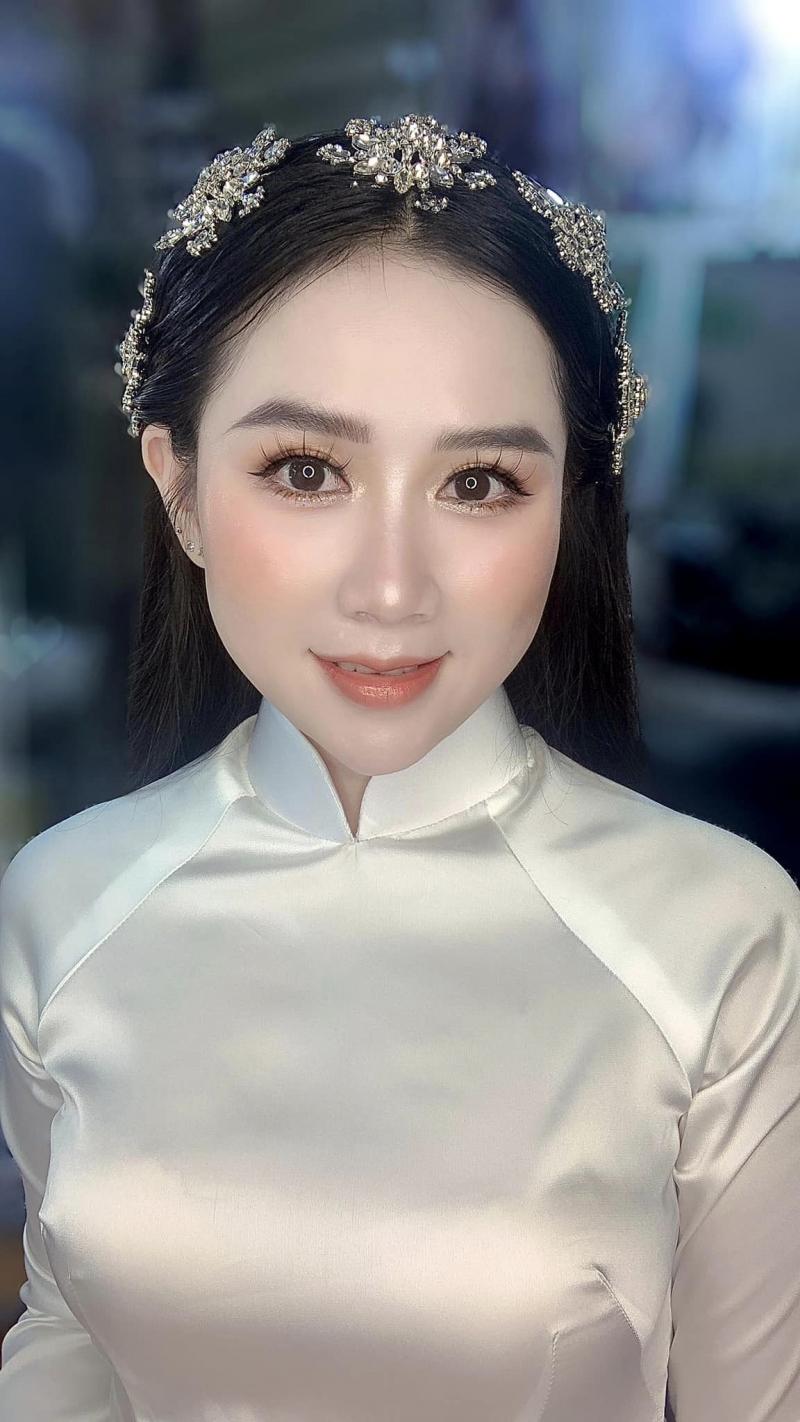Linh Linh Trần Make up