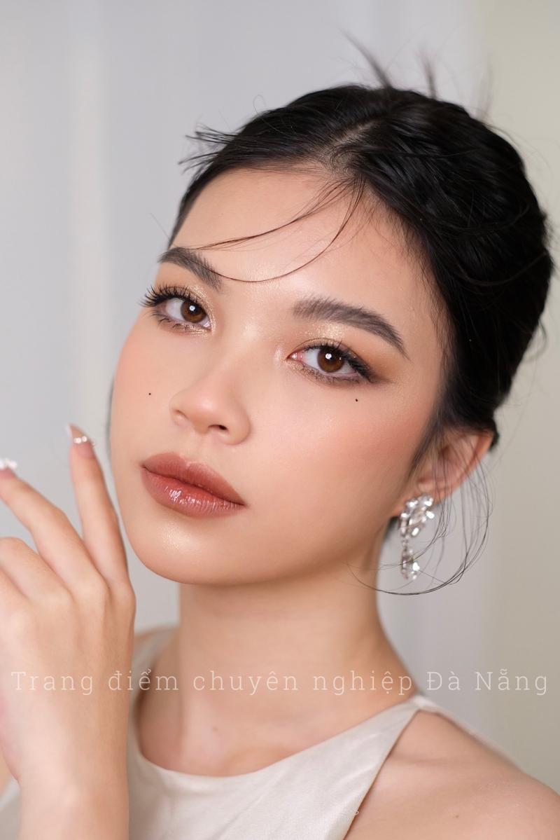 Loan Nguyễn Makeup Academy