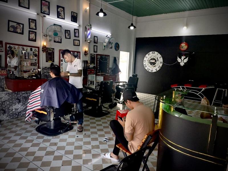 Long barber shop