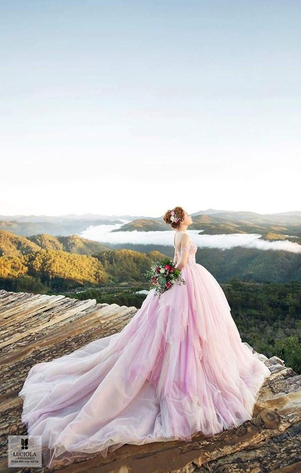 Luciola Studio chụp ảnh cưới  đẹp, nổi bật theo phong cách Hàn Quốc lãng mạn