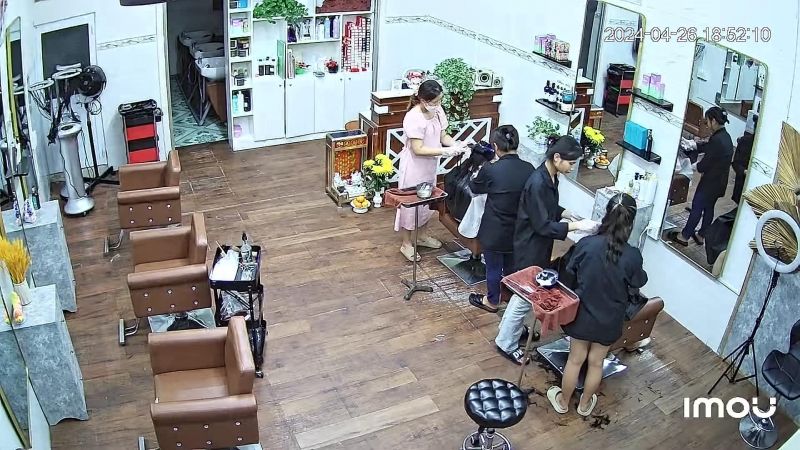 Lyn Hair Salon