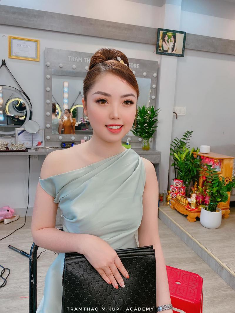 Tram Thao Makeup & Store