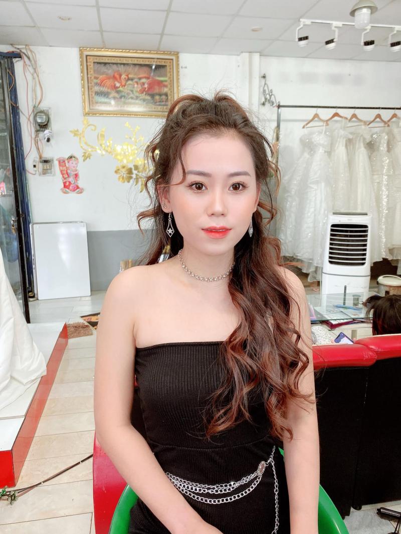 Make up Út Hương
