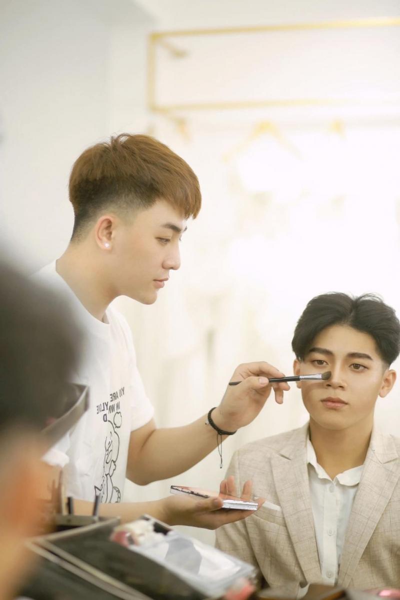 Eric Huỳnh Makeup & Academy