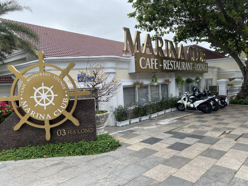 Marina Lounge Cafe