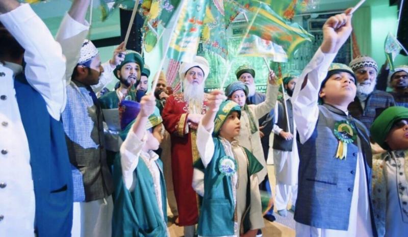 Người Hồi giáo tham gia lễ Mawlid, kỷ niệm ngày sinh của tiên tri Abraham