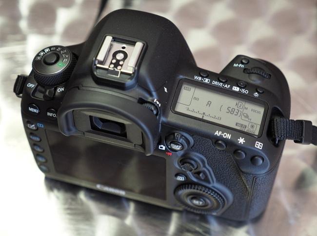 Canon EOS 5D Mark IV là một chiếc máy ảnh Full-frame DSLR đỉnh cao