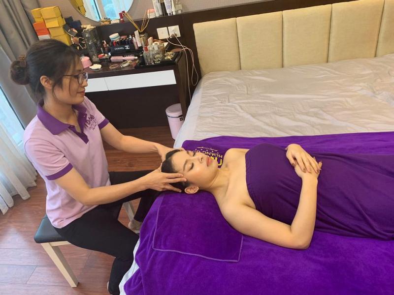 Massage mặt và toàn thân cho mẹ sau sinh