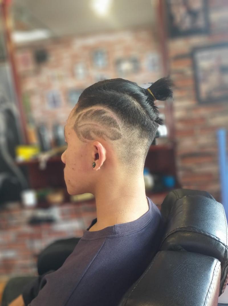 Minh Tú Barber SHOP