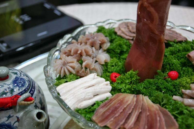 Món pín bò Yak luôn là nằm trong trong danh sách những món ăn kinh dị tại Trung Quốc