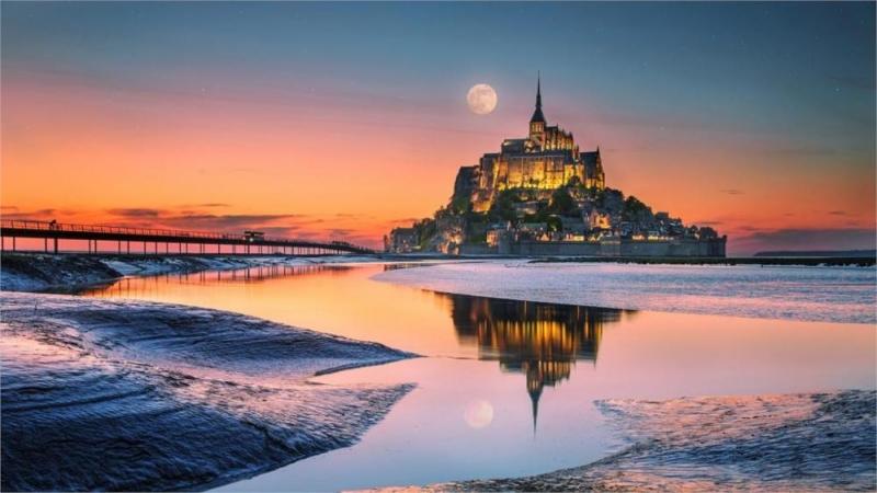 Mont Saint - Michel, lâu đài thời trung cổ trên hòn đảo nhỏ