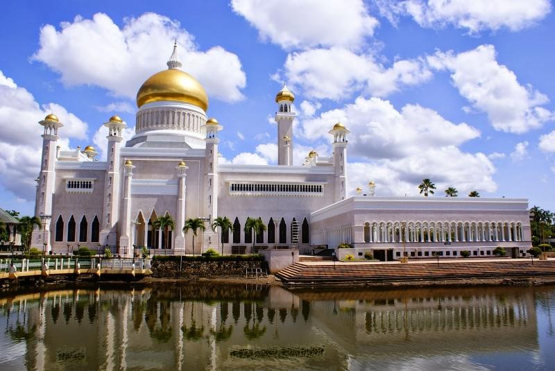 Hãy nhớ rằng Brunei là thánh địa tôn sùng đạo Hồi nổi tiếng trên thế giới và mọi quy tắc nghiêm ngặt đều bắt nguồn từ tôn giáo này.