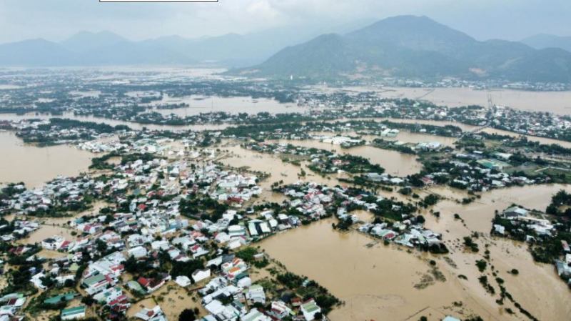 Ngập lụt tại TP. Nha Trang, Khánh Hòa. (Ảnh: báo Thanh niên)