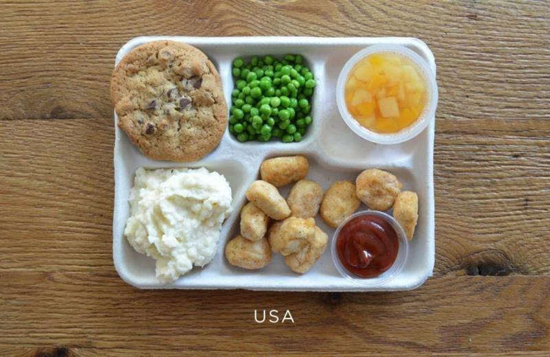Bữa trưa của học sinh tại Mỹ