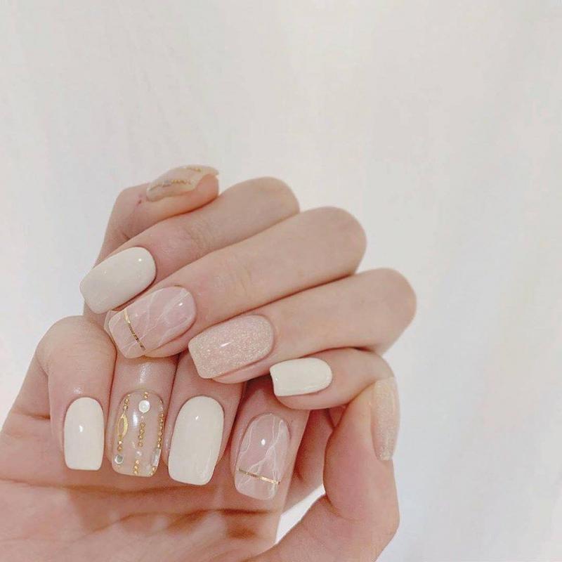 300+ nail chân màu trắng đơn giản, sành điệu và sang trọng cho phái đẹp