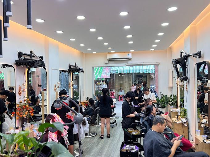 Nam Hoang Ben Hair Salon
