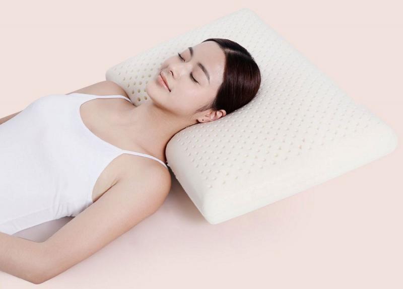 Nằm ngửa khi ngủ có thể giúp ngăn ngừa nếp nhăn trên khuôn mặt, nhưng đó không phải là tư thế ngủ tốt nhất nếu bạn đang bị giãn tĩnh mạch