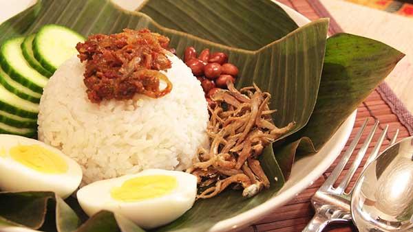 Nasi Lemak - Béo ngậy món cơm truyền thống Malaysia