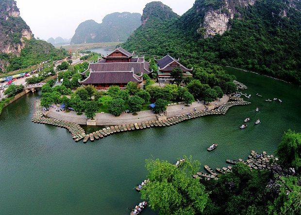 Thời điểm lập xuân là thời gian bạn có thể du lịch đến Ninh Bình thuận lợi nhất.