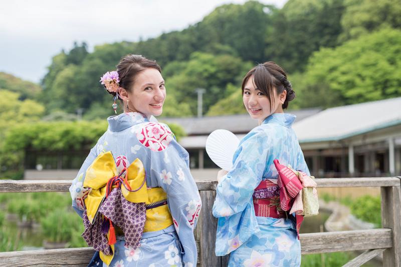 Bạn có thể mặc thử áo kimono truyền thống