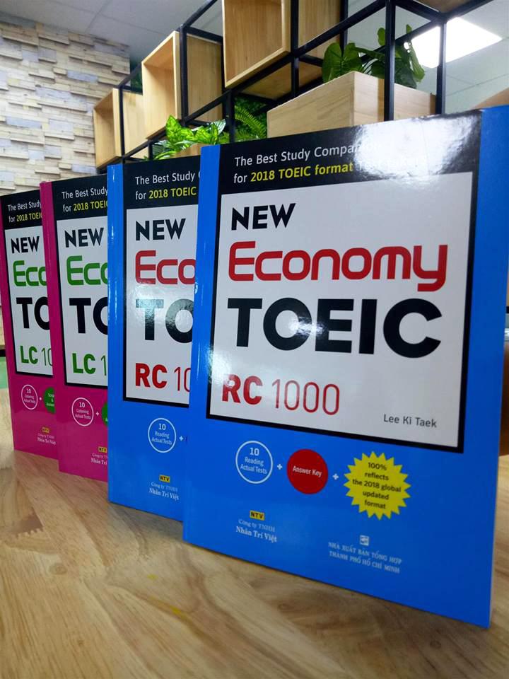 Ngoài phần rèn luyện kĩ năng thì New Economy còn cung cấp một lượng kiến thức nhất định về từ vựng, ngữ pháp thông qua phần lời giải ở phần sau cuốn sách