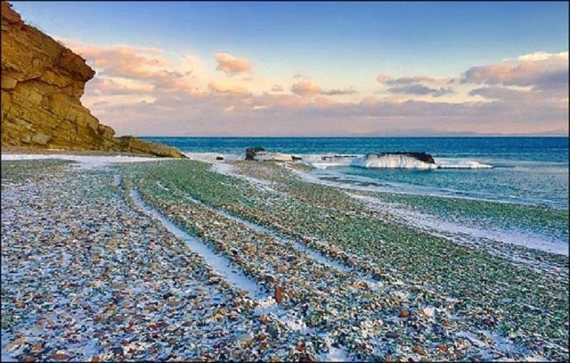 Bãi biển thủy tinh – một bãi biển nổi tiếng ở Nga