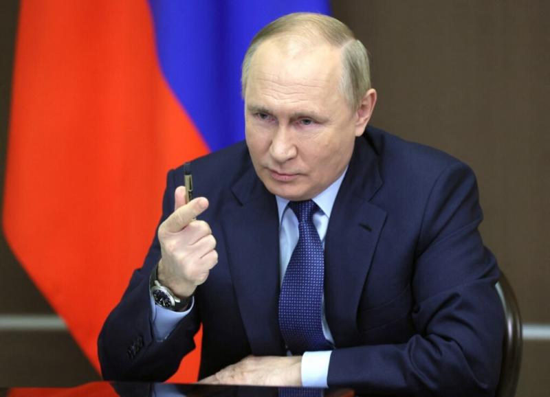 Tổng thống Nga Putin chủ trì cuộc họp chính phủ qua video tại Sochi hôm 24/11. (Ảnh: AFP)