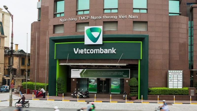 Vietcombank hiện có gần 14.000 cán bộ nhân viên, với hơn 400 Chi nhánh/Phòng Giao dịch