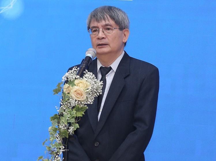 Nhà toán học - giáo sư Ngô Việt Trung