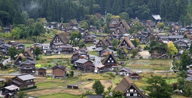 Ngôi làng lịch sử Shirakawa-go và Gokayama (Nhật Bản)