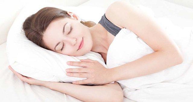 Ngủ đủ giấc giúp bạn giảm cân
