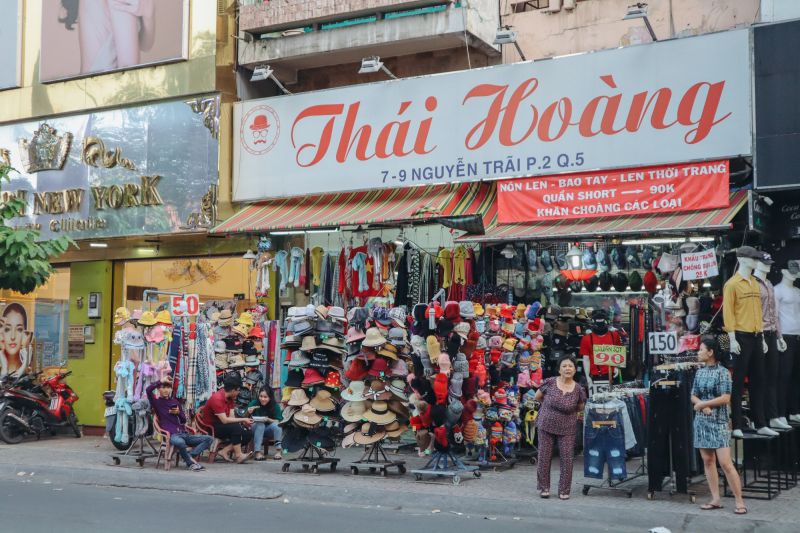 Mua sắm tại đường Nguyễn Trãi