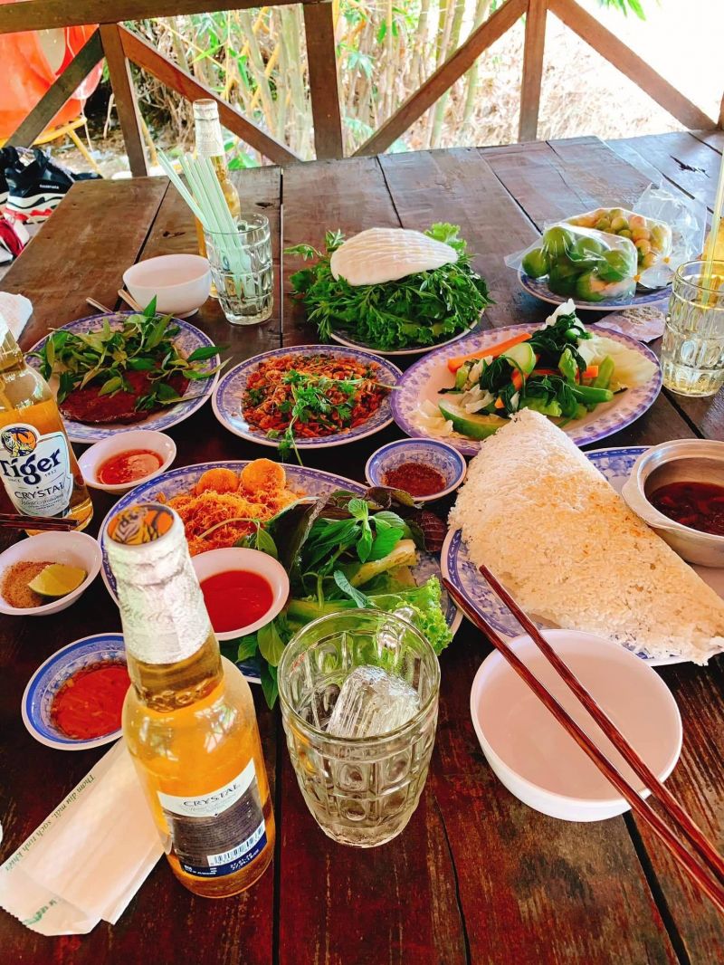 Nhà hàng Ẩm Thực Cánh Đồng Hoang