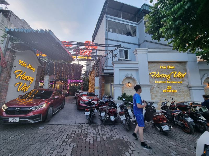 Nhà hàng Hải sản Hương Việt