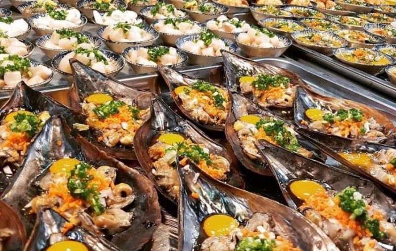 Quầy hải sản tại nhà hàng Xoan Lân
